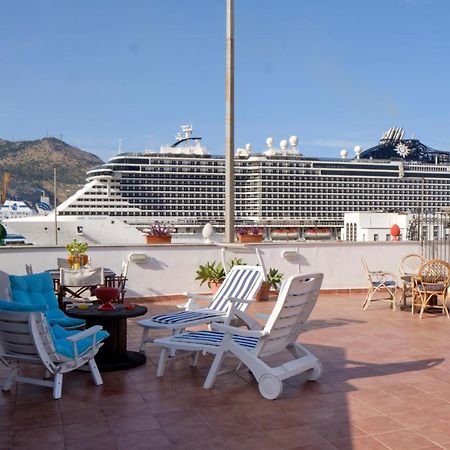 Attico Con Terrazza Sul Porto Apartment Palermo Bagian luar foto