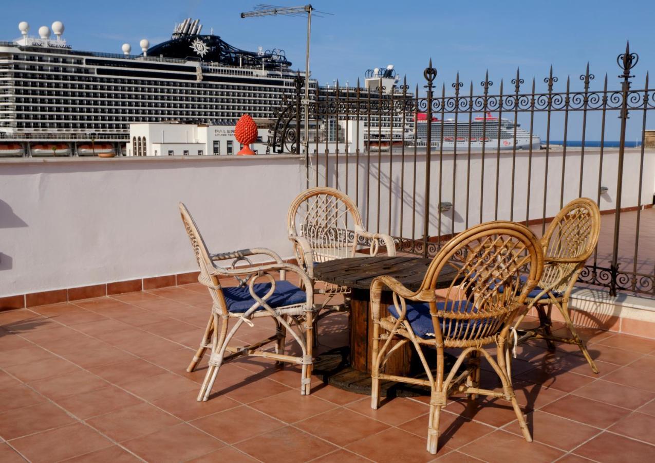 Attico Con Terrazza Sul Porto Apartment Palermo Bagian luar foto