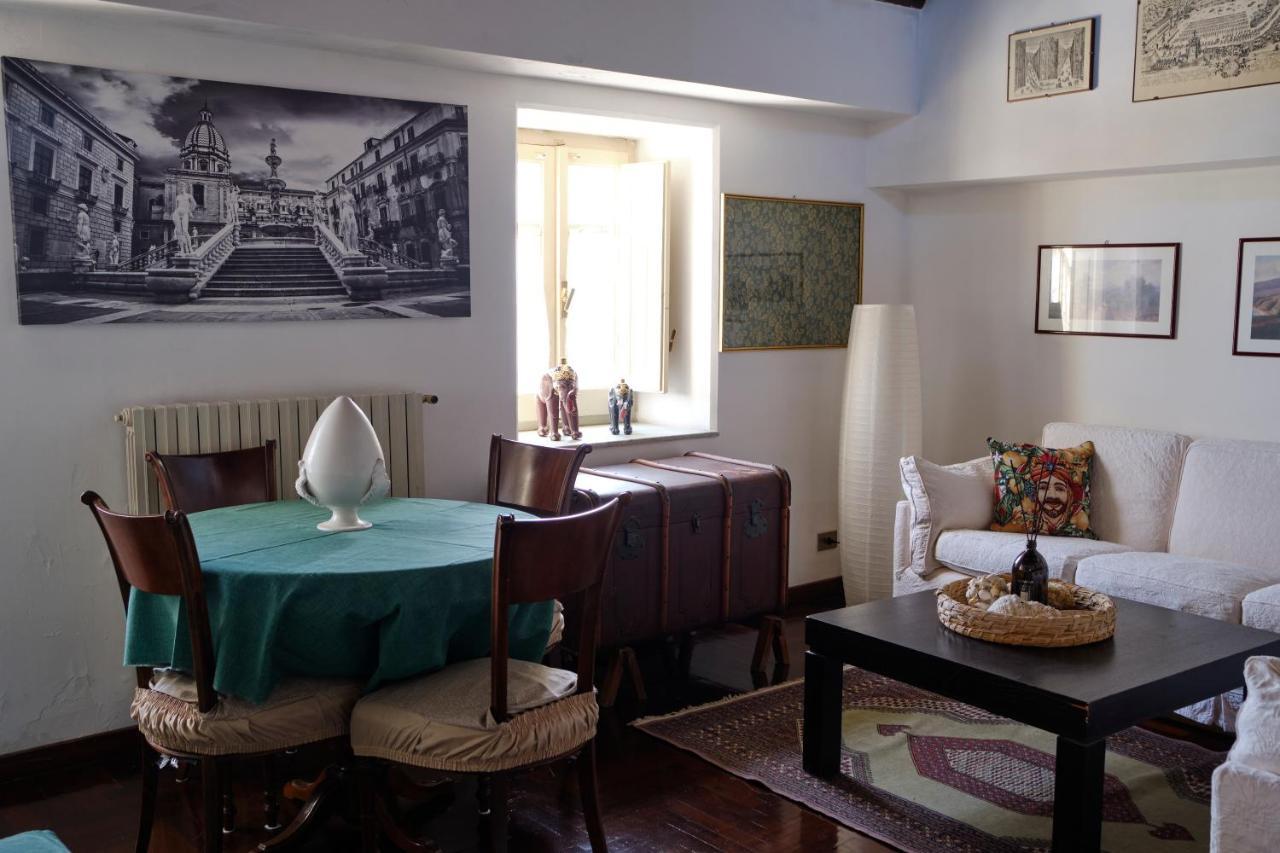 Attico Con Terrazza Sul Porto Apartment Palermo Bagian luar foto