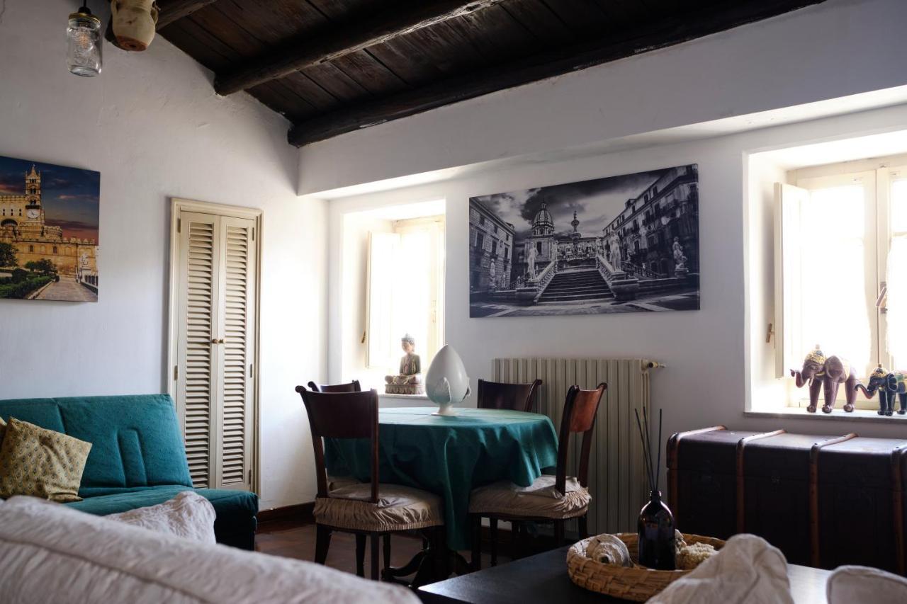 Attico Con Terrazza Sul Porto Apartment Palermo Bagian luar foto